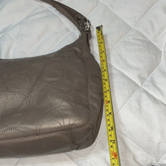Like new Coach Y2K Signature Hobo Leather Metallic Stitched Signature F19415 - Picture 11 of 16
